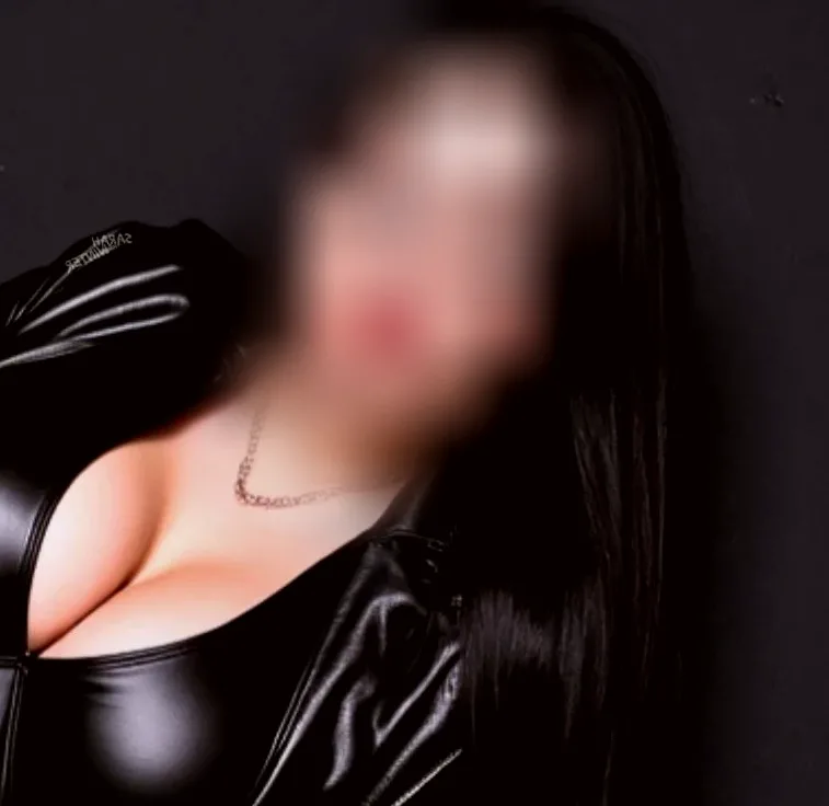 Olivia, 37